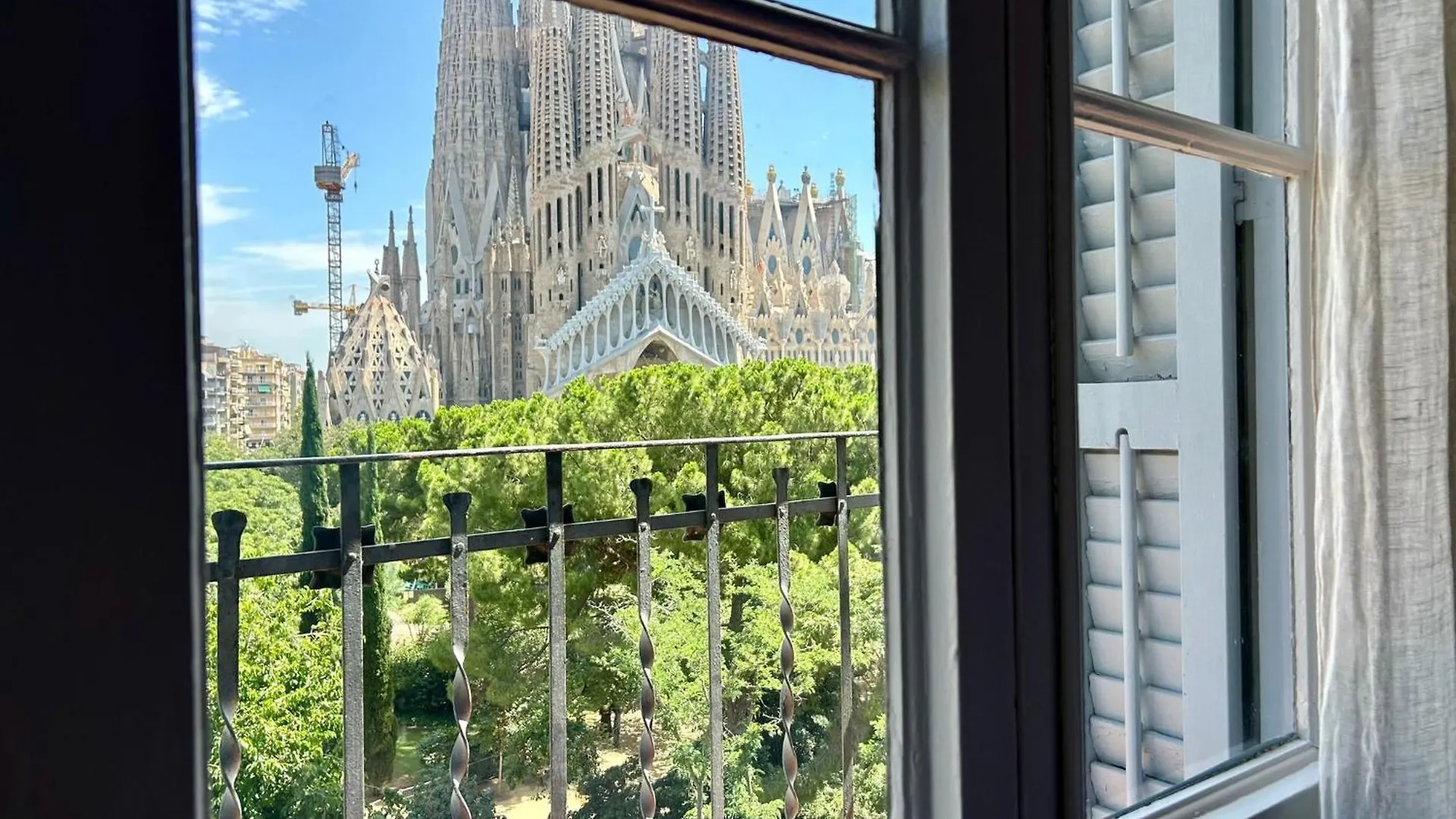 BarcelonaForRent Plaza Sagrada Familia Apartment