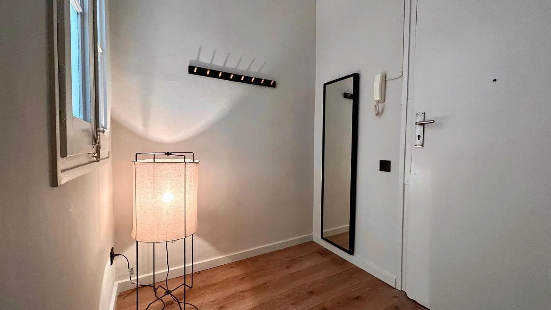 BarcelonaForRent Plaza Sagrada Familia Apartment