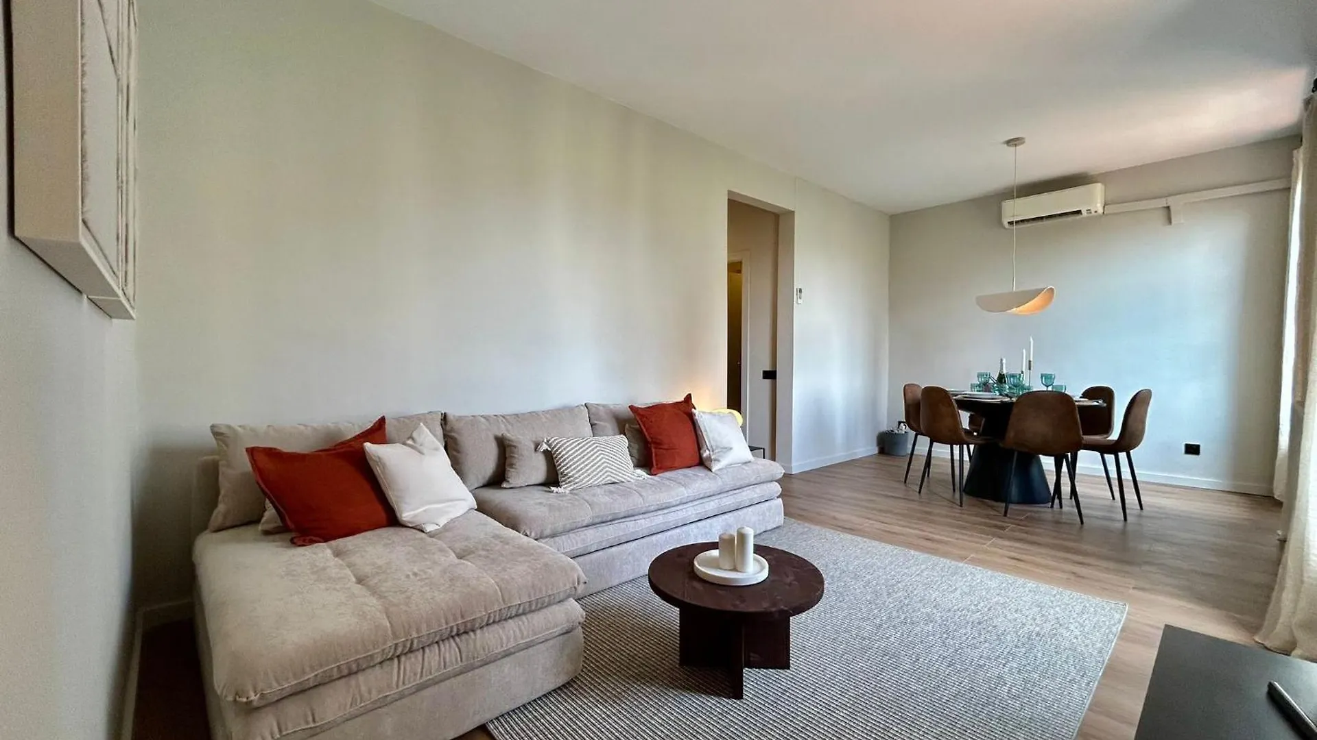 BarcelonaForRent Plaza Sagrada Familia Apartment  Barcelona