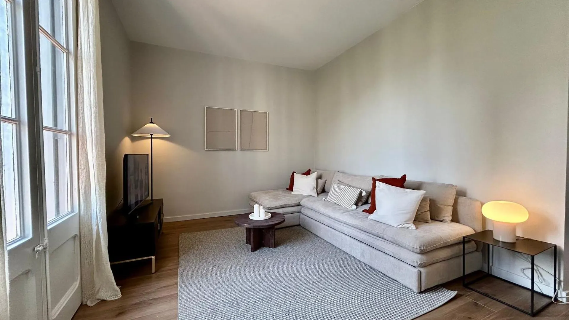 BarcelonaForRent Plaza Sagrada Familia Apartment 0*, Barcelona