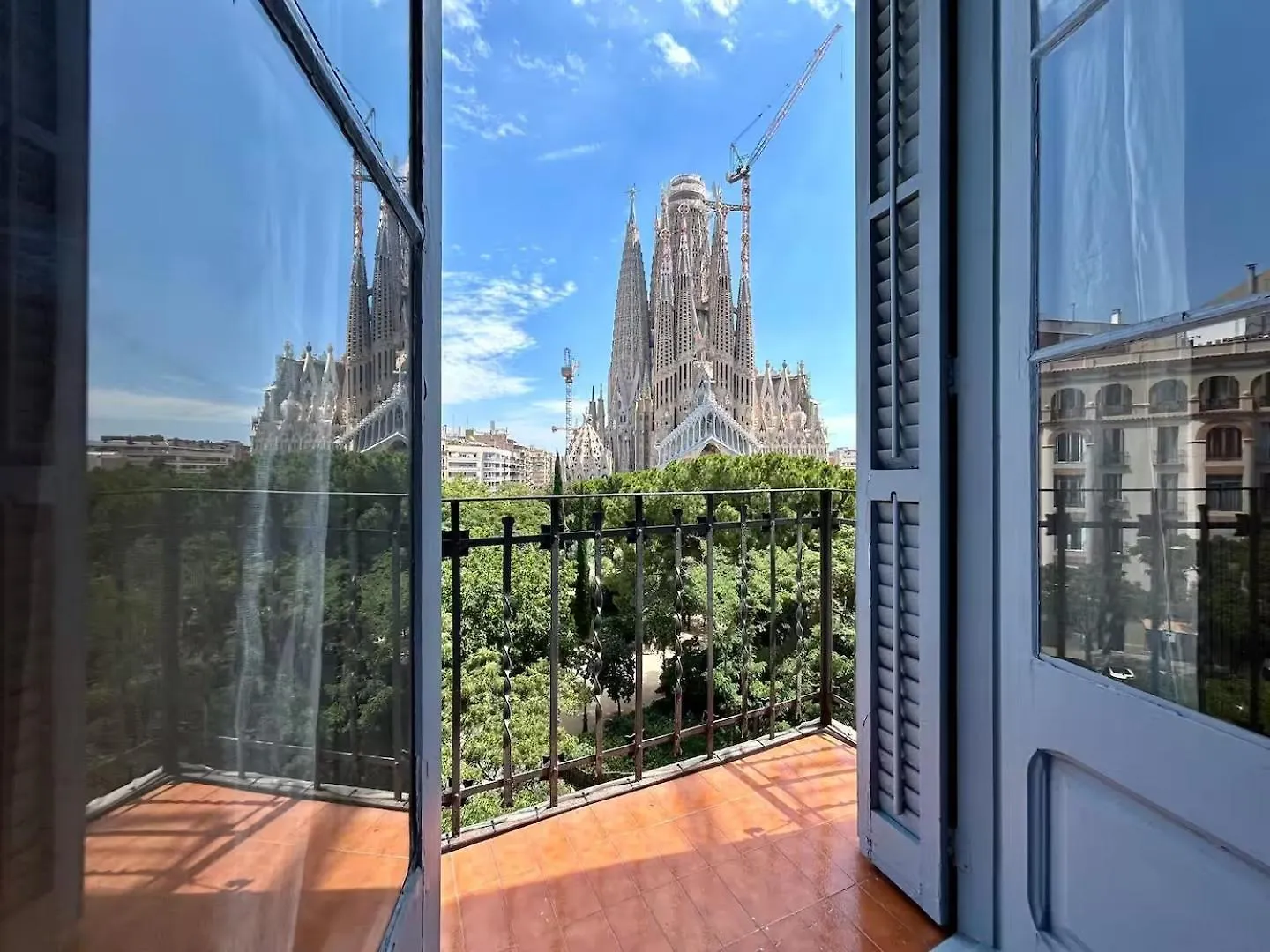 BarcelonaForRent Plaza Sagrada Familia Apartment  Barcelona